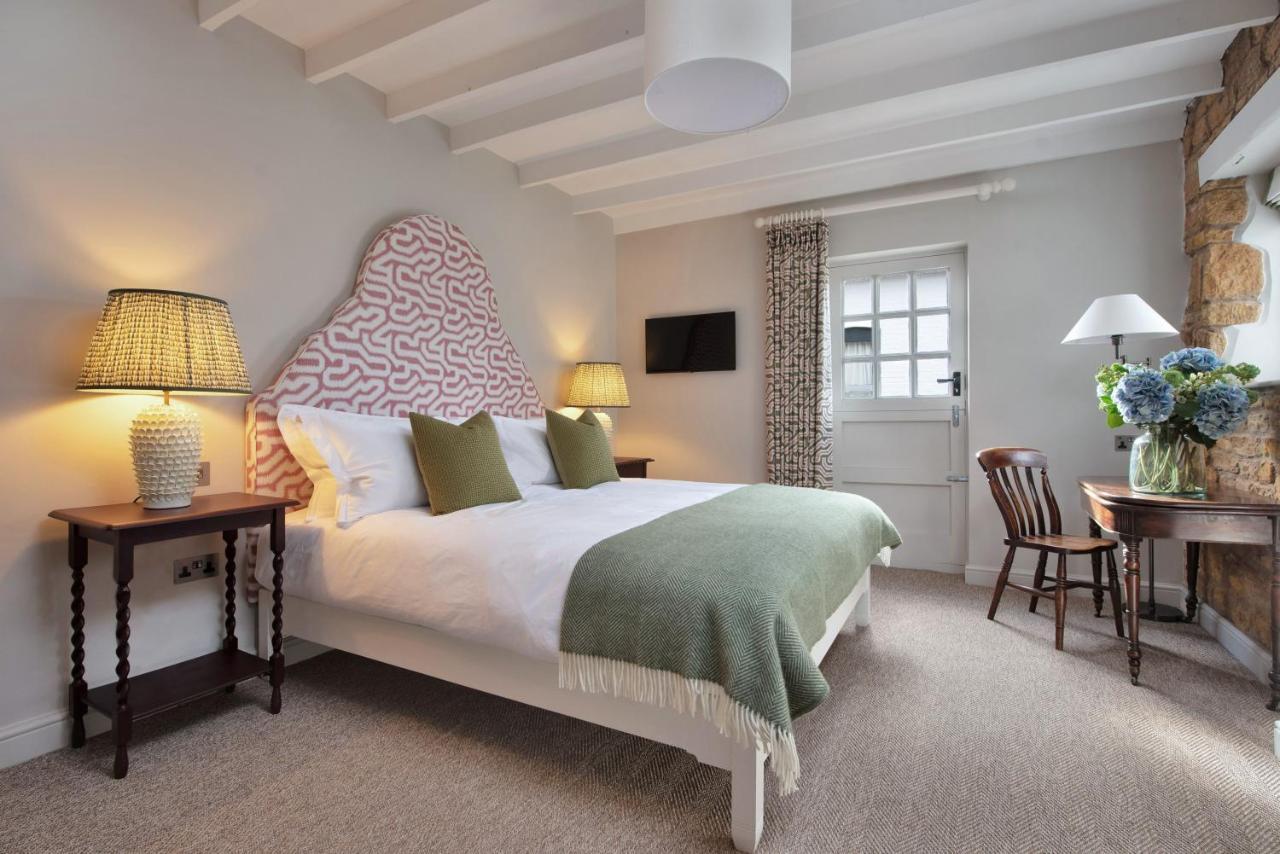 Готель The Nevill Arms Medbourne Екстер'єр фото